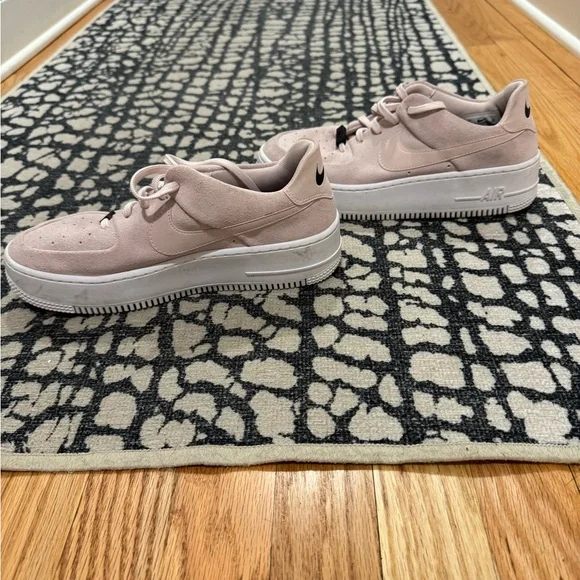 Nike Pink Sneakers - Picture 12 of 13